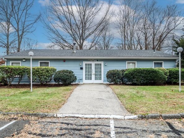 107 Hidden Knolls Circle 107, Monroe CT 06468