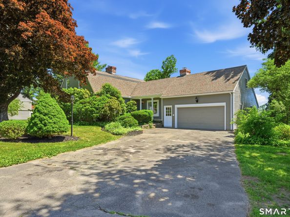 15 Valley View Road, Newtown CT 06470