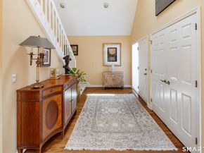 6 Barnes Road W 6, Stamford CT 06902
