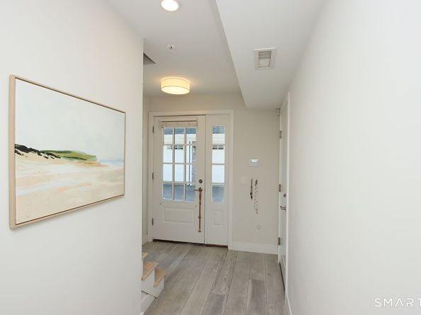 25 Beaumont Street 25, Fairfield CT 06824