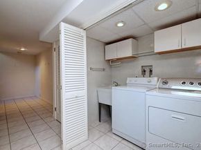 585 Pequot Lane B, Stratford CT 06614
