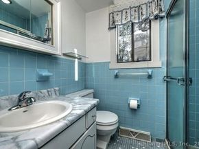 585 Pequot Lane B, Stratford CT 06614