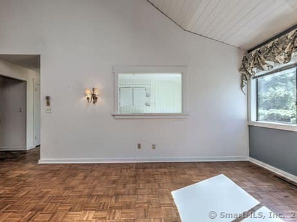 585 Pequot Lane B, Stratford CT 06614