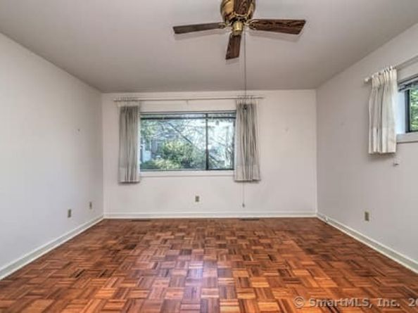585 Pequot Lane B, Stratford CT 06614