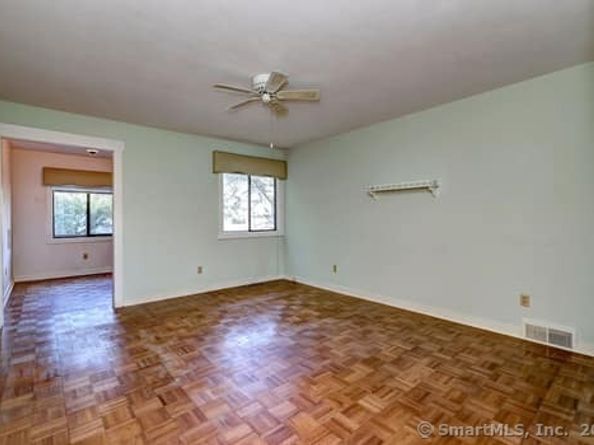 585 Pequot Lane B, Stratford CT 06614