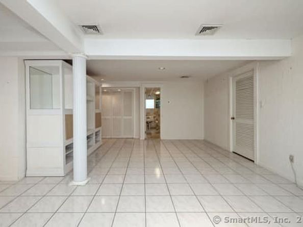 585 Pequot Lane B, Stratford CT 06614