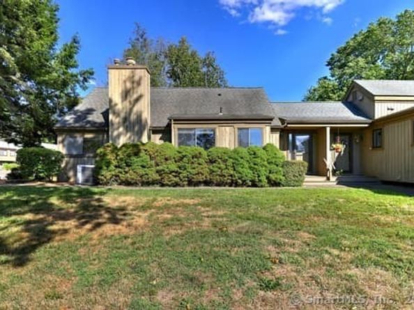 585 Pequot Lane B, Stratford CT 06614