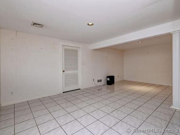 585 Pequot Lane B, Stratford CT 06614