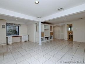585 Pequot Lane B, Stratford CT 06614