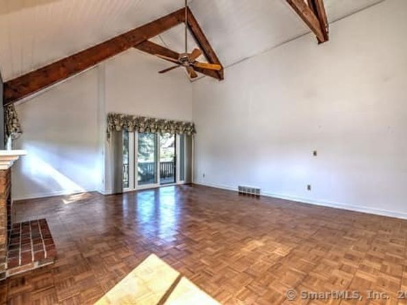 585 Pequot Lane B, Stratford CT 06614
