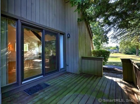 585 Pequot Lane B, Stratford CT 06614
