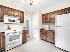 21 Hill Circle, Trumbull CT 06611