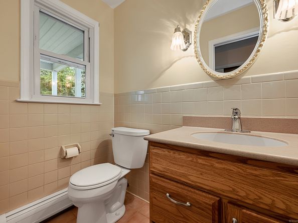 21 Hill Circle, Trumbull CT 06611