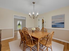21 Hill Circle, Trumbull CT 06611