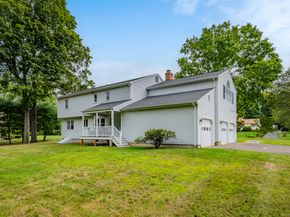 21 Hill Circle, Trumbull CT 06611