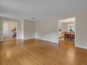 21 Hill Circle, Trumbull CT 06611