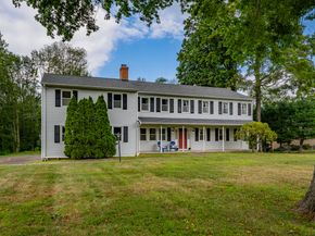 21 Hill Circle, Trumbull CT 06611