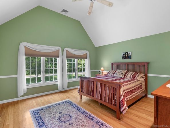 60 Red Barn Road, Trumbull CT 06611