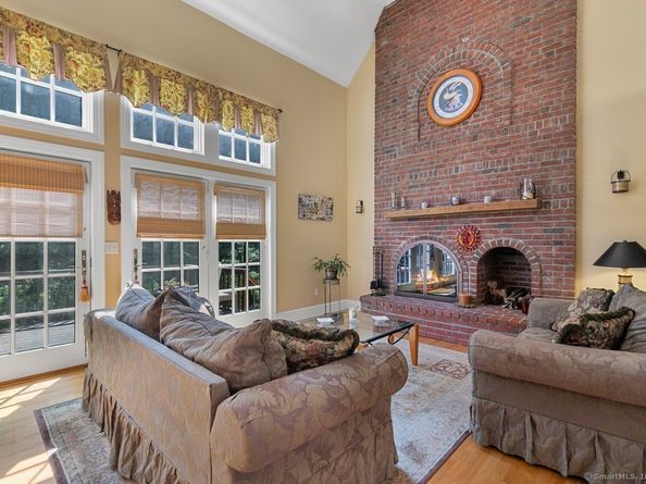60 Red Barn Road, Trumbull CT 06611