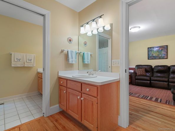 60 Red Barn Road, Trumbull CT 06611