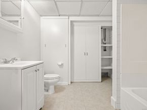 Undisclosed Address #24113392, New Canaan CT 06840