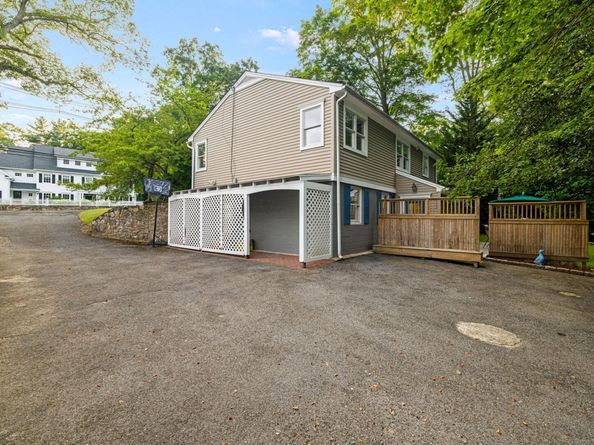 Undisclosed Address #24113392, New Canaan CT 06840
