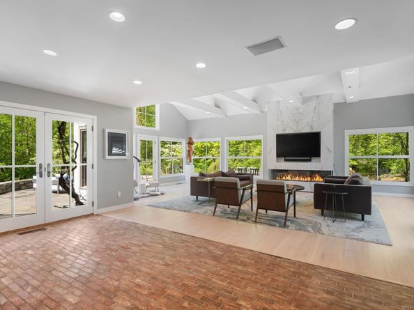1580 Ponus Ridge, New Canaan CT 06840