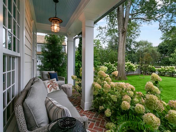 174 Sunnieholme Drive, Fairfield CT 06824