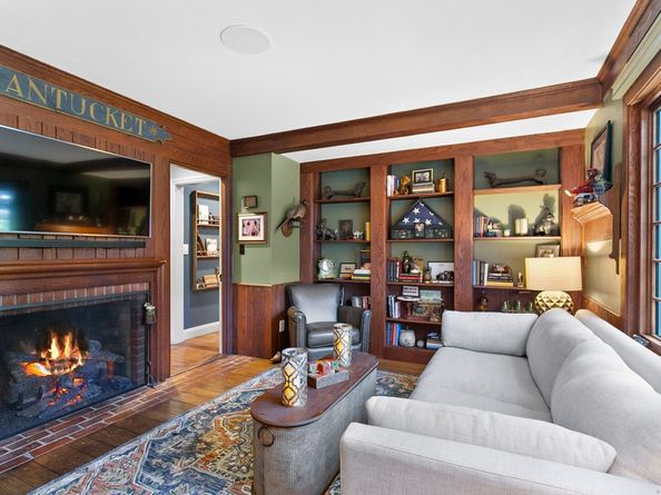 174 Sunnieholme Drive, Fairfield CT 06824