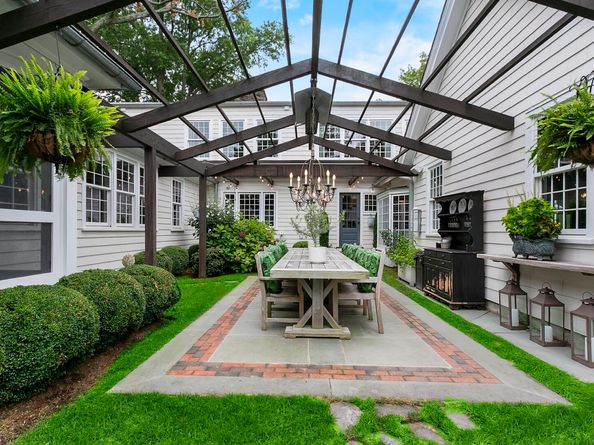 174 Sunnieholme Drive, Fairfield CT 06824