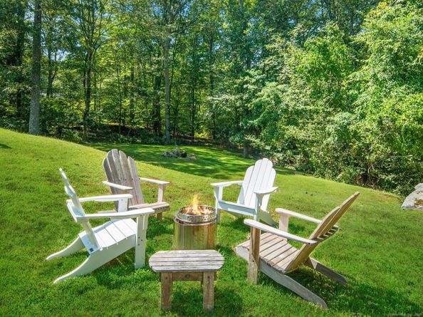 1038 West Road, New Canaan CT 06840