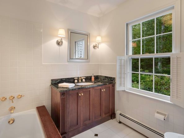 1038 West Road, New Canaan CT 06840