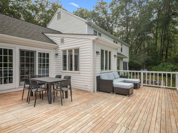 1038 West Road, New Canaan CT 06840