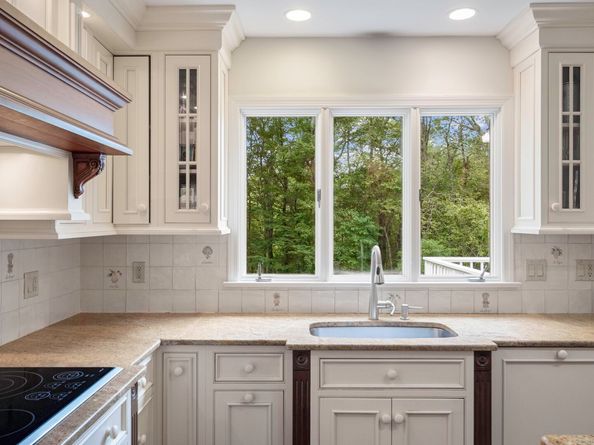 1038 West Road, New Canaan CT 06840