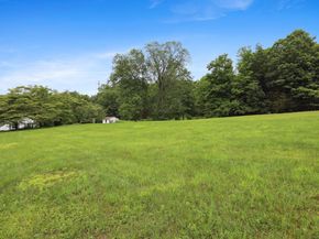 77 Old Middle Road, Brookfield CT 06804