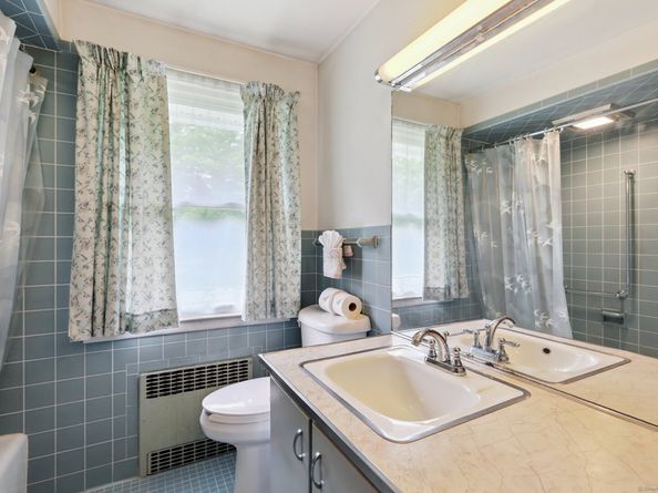 77 Old Middle Road, Brookfield CT 06804