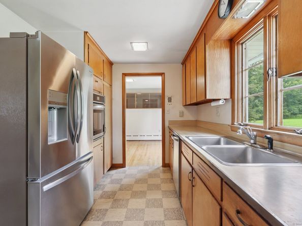 77 Old Middle Road, Brookfield CT 06804
