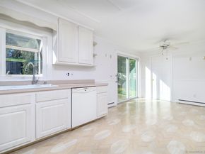 22 Hastings Lane, Stamford CT 06905