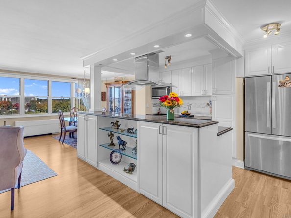 2625 Park Avenue 12L, Bridgeport CT 06604