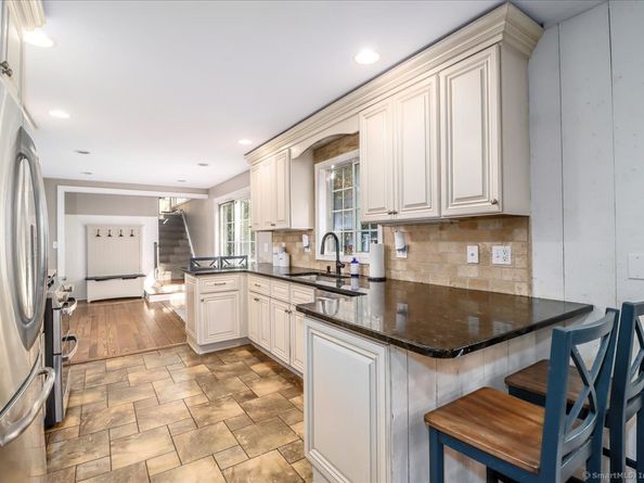 20 Puritan Valley Road, Brookfield CT 06804