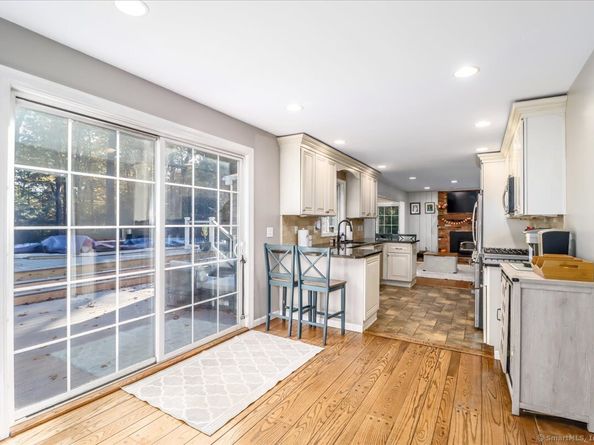 20 Puritan Valley Road, Brookfield CT 06804