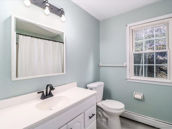 20 Puritan Valley Road, Brookfield CT 06804