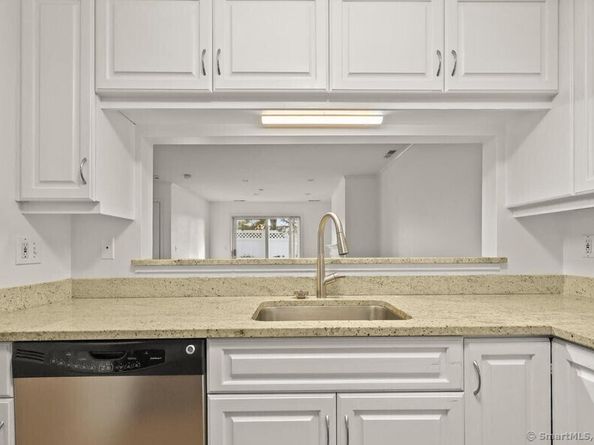 51 Forest Avenue APT 82, Greenwich CT 06870