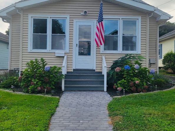 55 Woodcrest Avenue, Stratford CT 06614