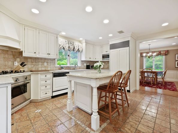 78 Londonderry Drive, Greenwich CT 06830