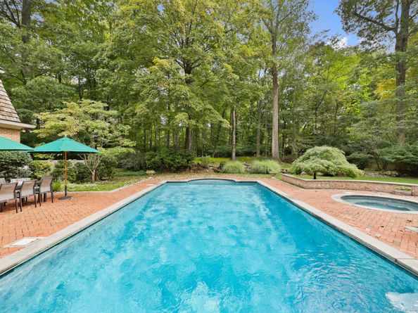 78 Londonderry Drive, Greenwich CT 06830