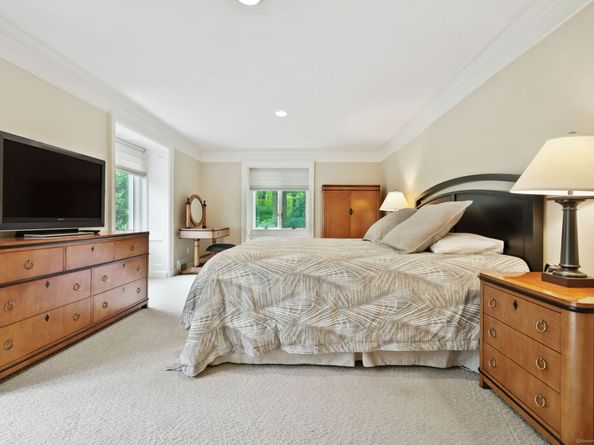 78 Londonderry Drive, Greenwich CT 06830