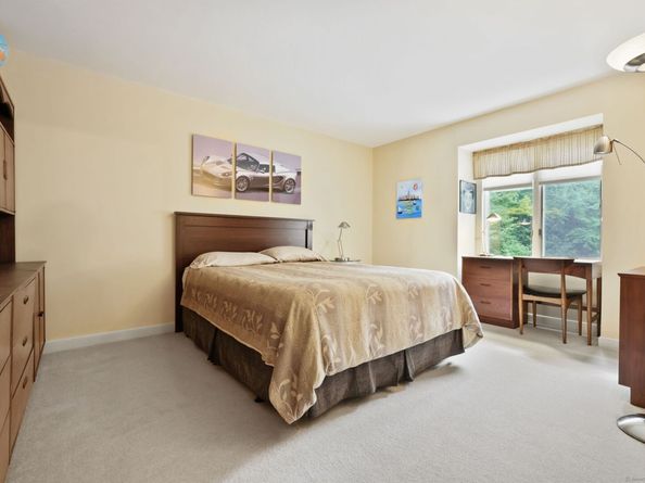 78 Londonderry Drive, Greenwich CT 06830