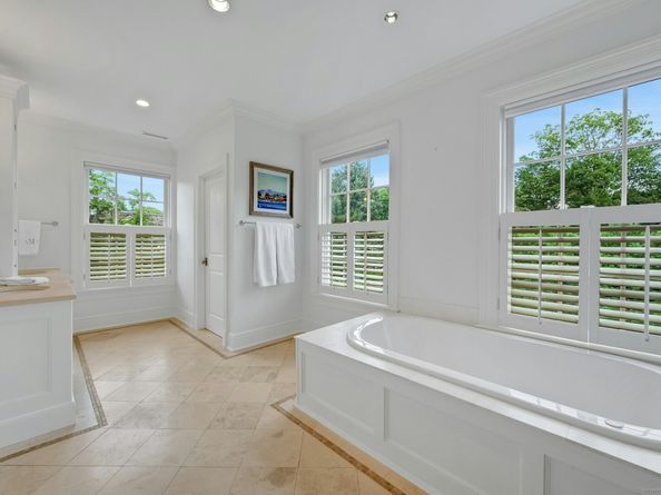 166 Rowayton Avenue 2, Norwalk CT 06853
