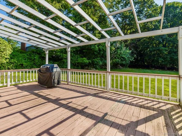 7 Delno Drive, Danbury CT 06811